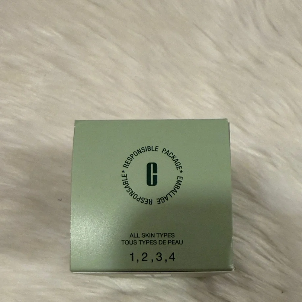 Clinique Moisture Surge Active Glow Serum with Hyaluronic Acid New